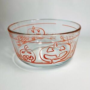 Pyrex pumpkin design bowl